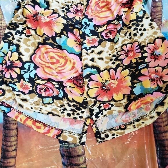 Le J. Coverup - Picture 3 of 6